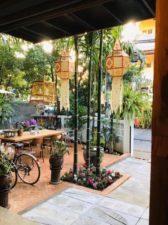 The Eight Ratvithi House Hotel Chiang Mai Exterior foto