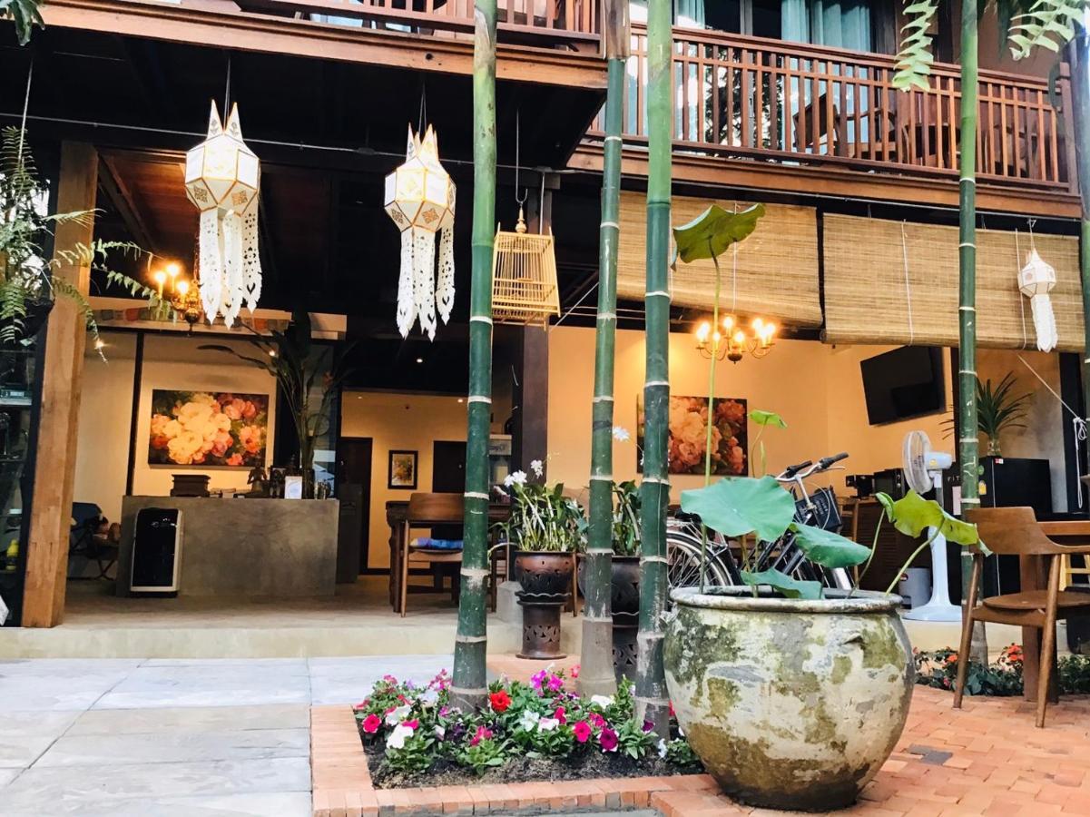 The Eight Ratvithi House Hotel Chiang Mai Exterior foto